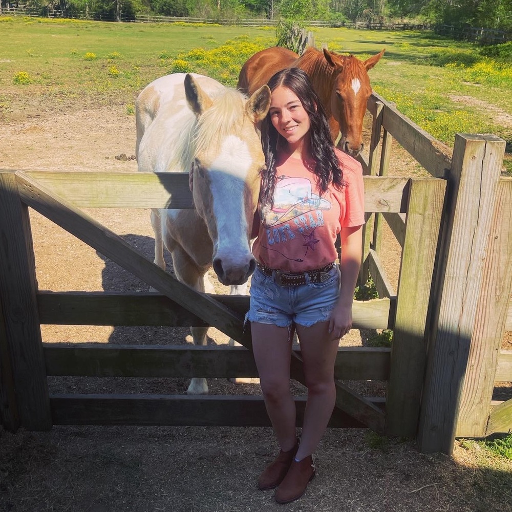 Meet your Posher, Lacey